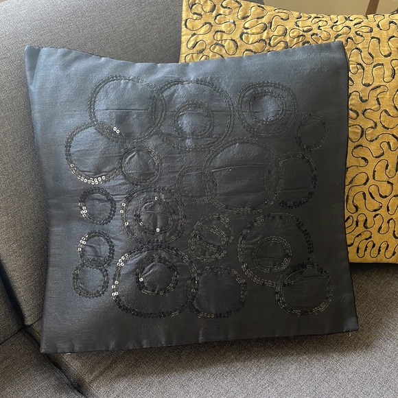 Accent Cushions - Set of 2 - Picture 3 of 7